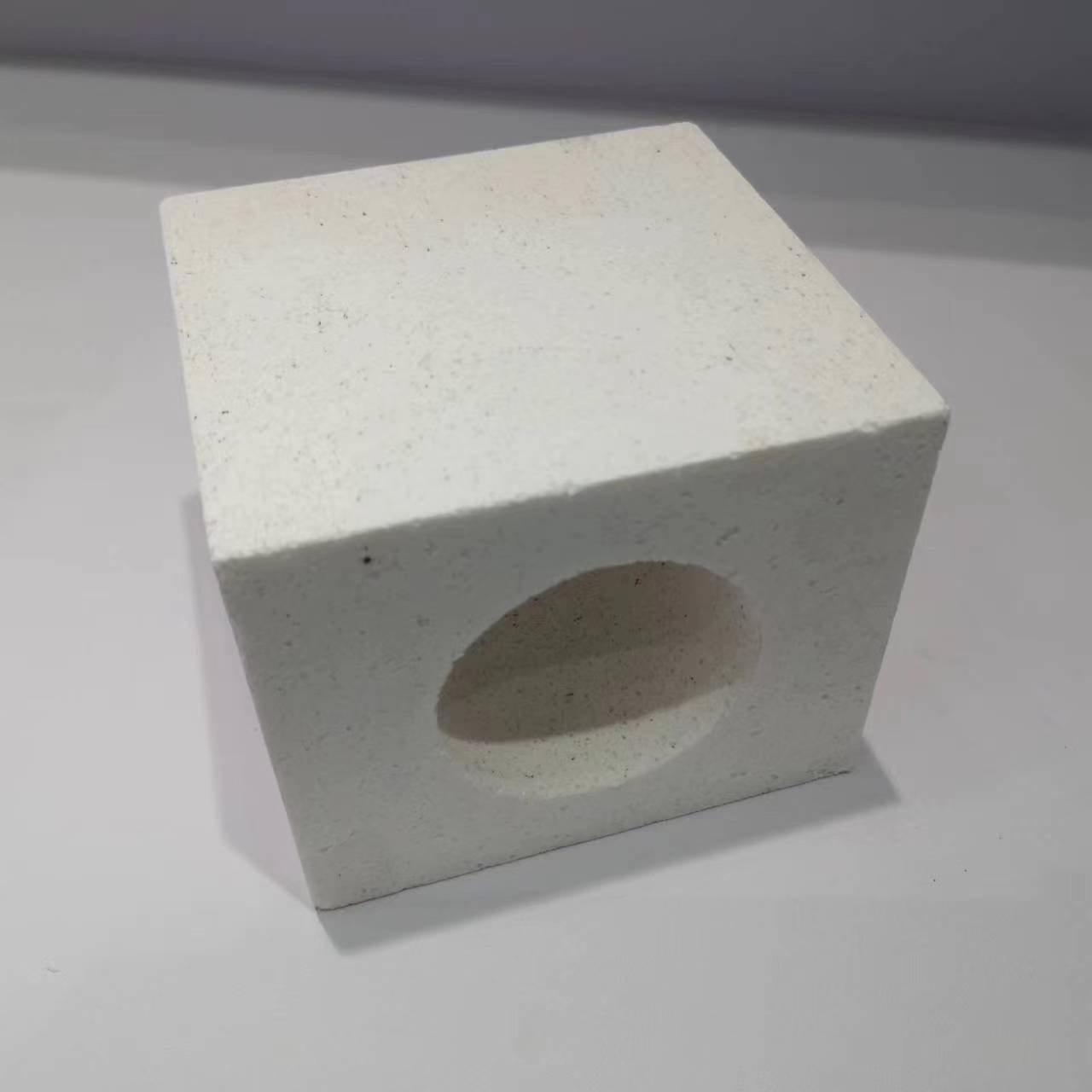 无钙硅砖